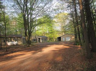 11824 N Vandecar Rd, Farwell, MI 48622