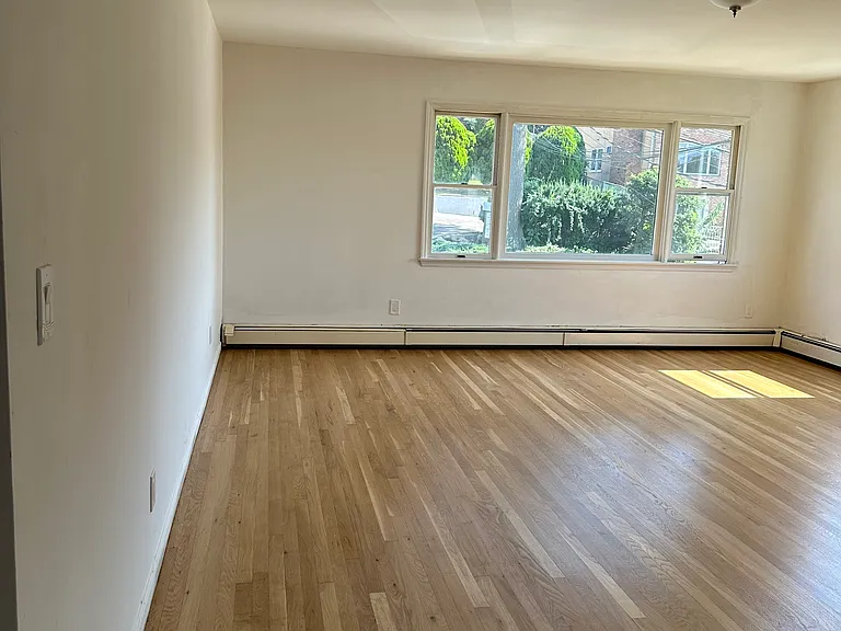 157 Bennett Ave — Photo 11
