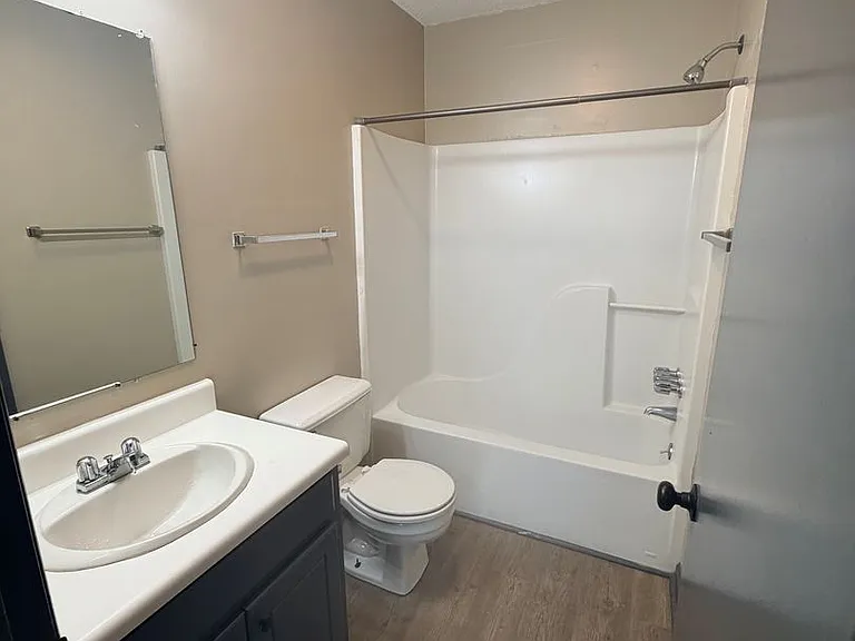 101 Middle St — Photo 16