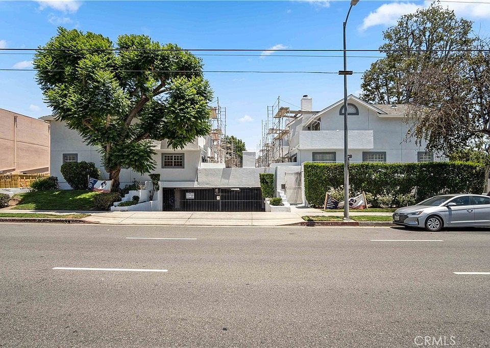 1st image of 7306 Balboa Blvd Unit E