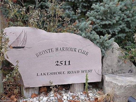 3rd image of 2511 Lakeshore Rd W #713