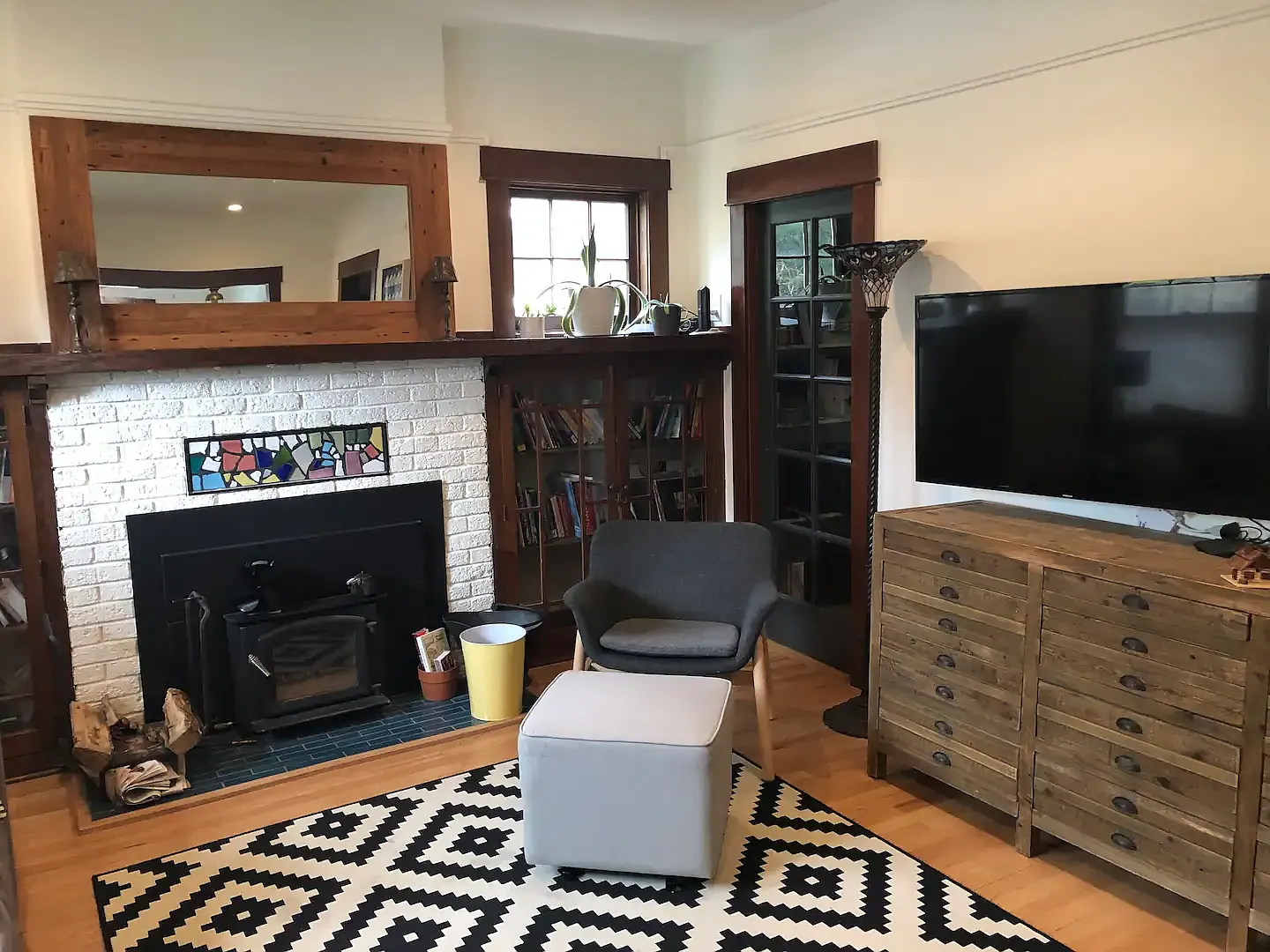 2 bed, 1100 sqft, $3,600 — Photo 2