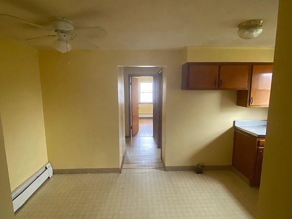 Kitchen & Dining Area