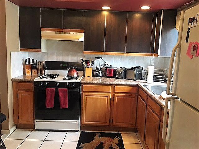 2nd image of 7143 Sutton Pl #3