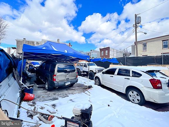 4th image of 219 W Westmoreland St