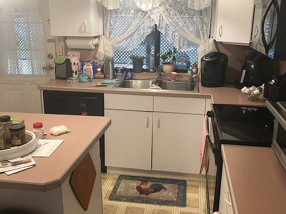 4th image of 89 Brittany Blvd