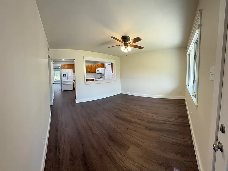 705 Saint Paul Ln — Photo 3