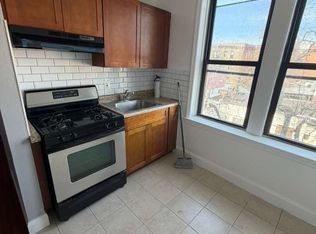 702 Chancellor Ave, Irvington, NJ 07111