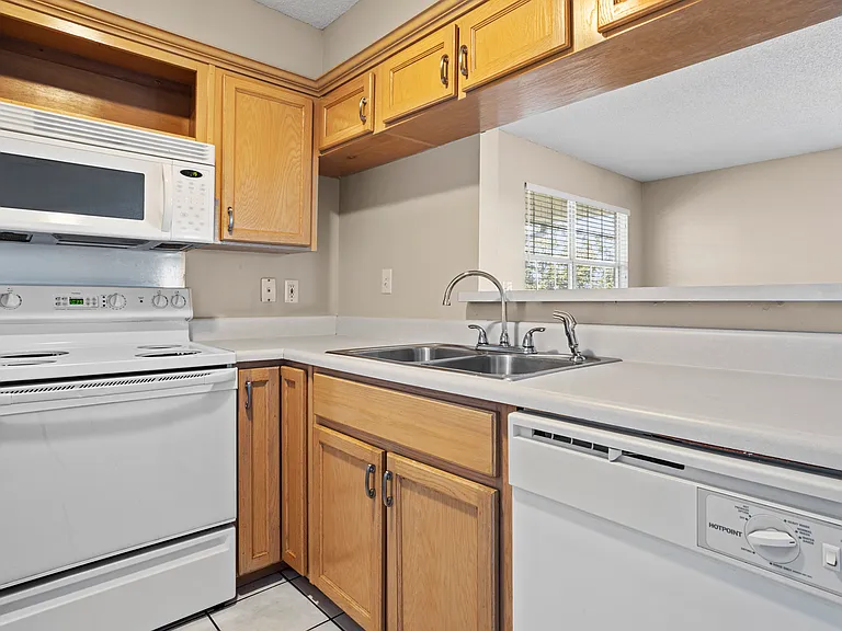 3230 Cumberland Rd #208 — Photo 8