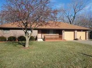 2204 Cat Creek Dr, Wamego, KS 66547