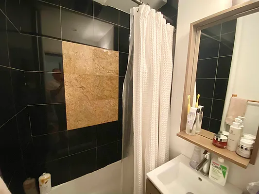 Rented by J PRESTON AND ASSOCIATES INC | media 21