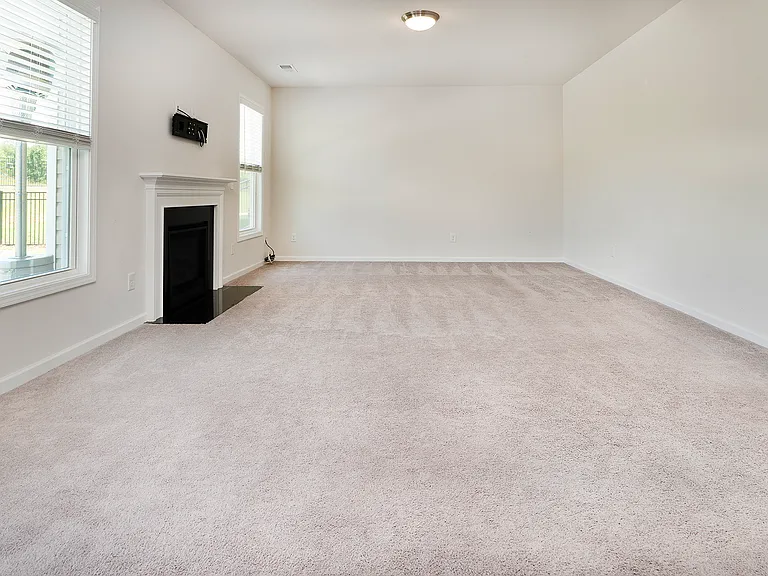 4467 Dover Ct — Photo 9