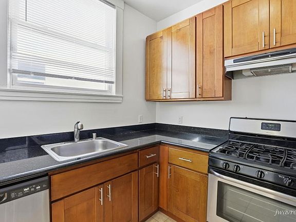 2nd image of 555 Pierce St #D-304