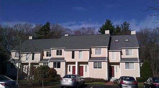 2nd image of 12 Gaslight Ln