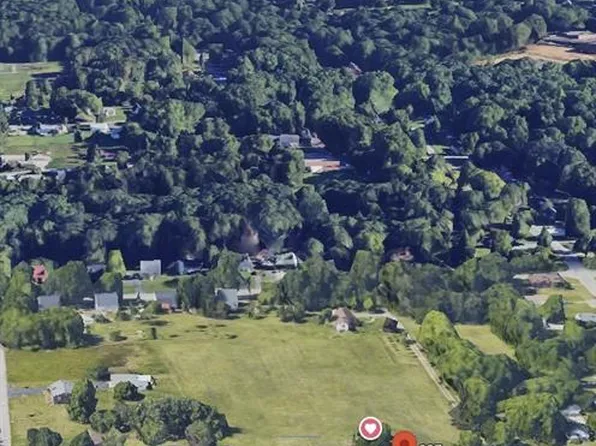 937 W Clemmonsville Rd, Winston Salem, NC 27127