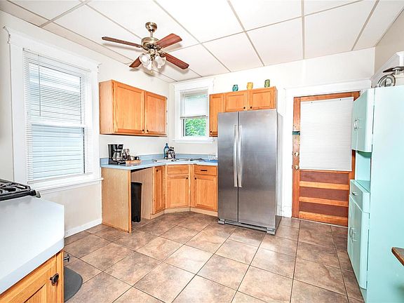 5th image of 4162 Wilmington Ave