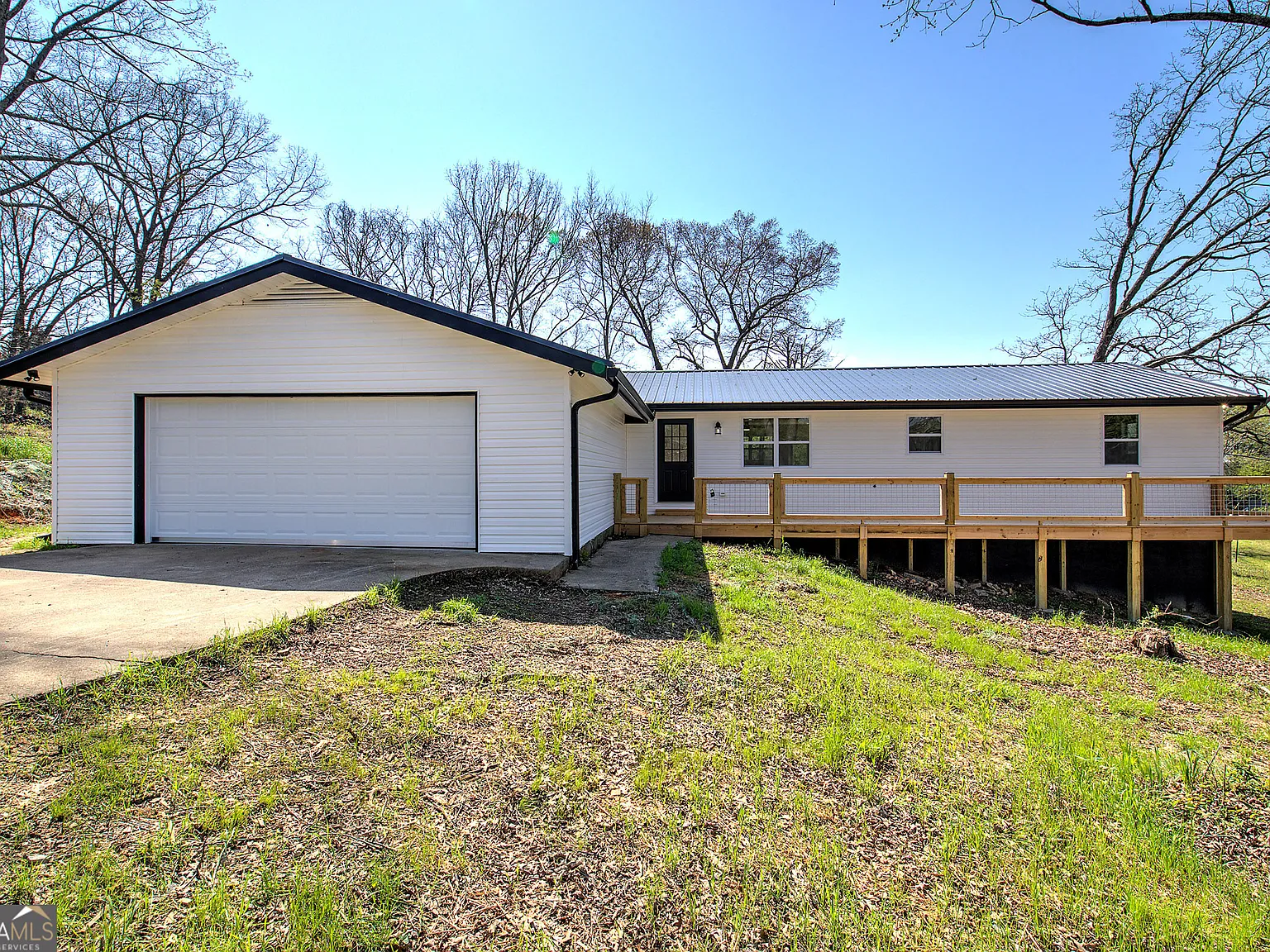 516 Baxter Rd SE — Photo 2