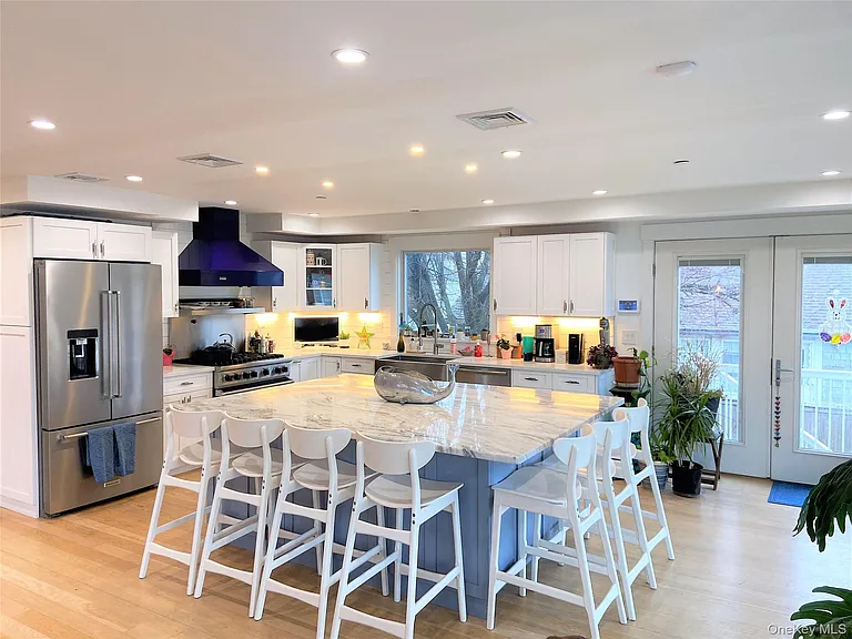 40 Trenton Ave — Photo 4