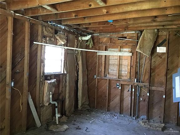 3rd image of 902 S 10th Ave