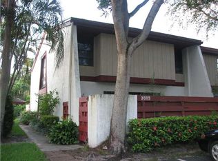 3907 Pinewood Ln, Hollywood, FL 33021