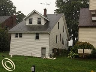 3rd image of 3874 Lakeshore Dr