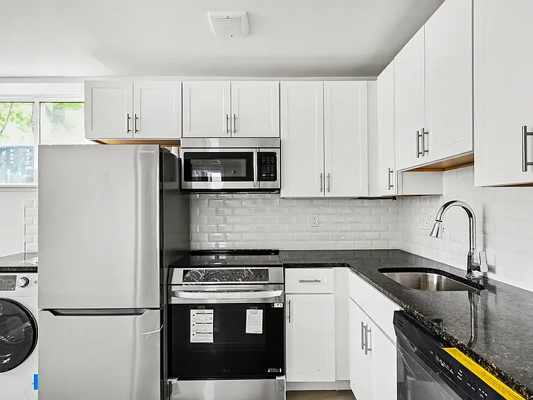 4729 Rohns St #1A — Photo 7