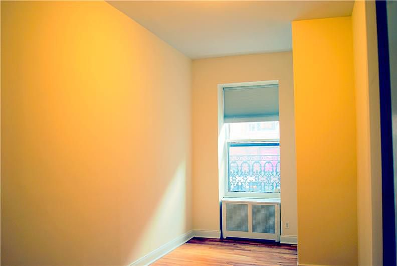 1st image of 403 W 21st St
