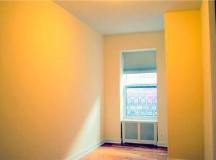 403 W 21st St, New York, NY 10011