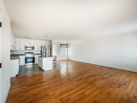 3rd image of 596 Soybean Dr