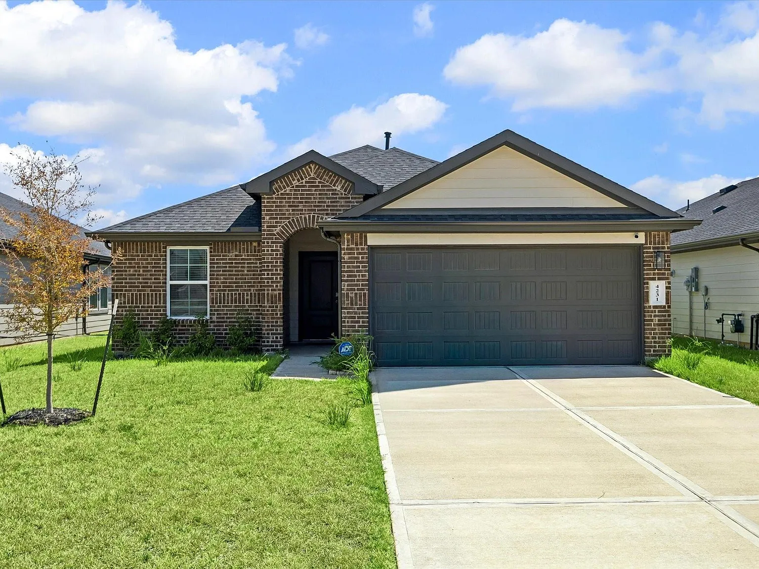 3 bed, 2.0 bath, 1409 sqft, $2,050 — Photo 1