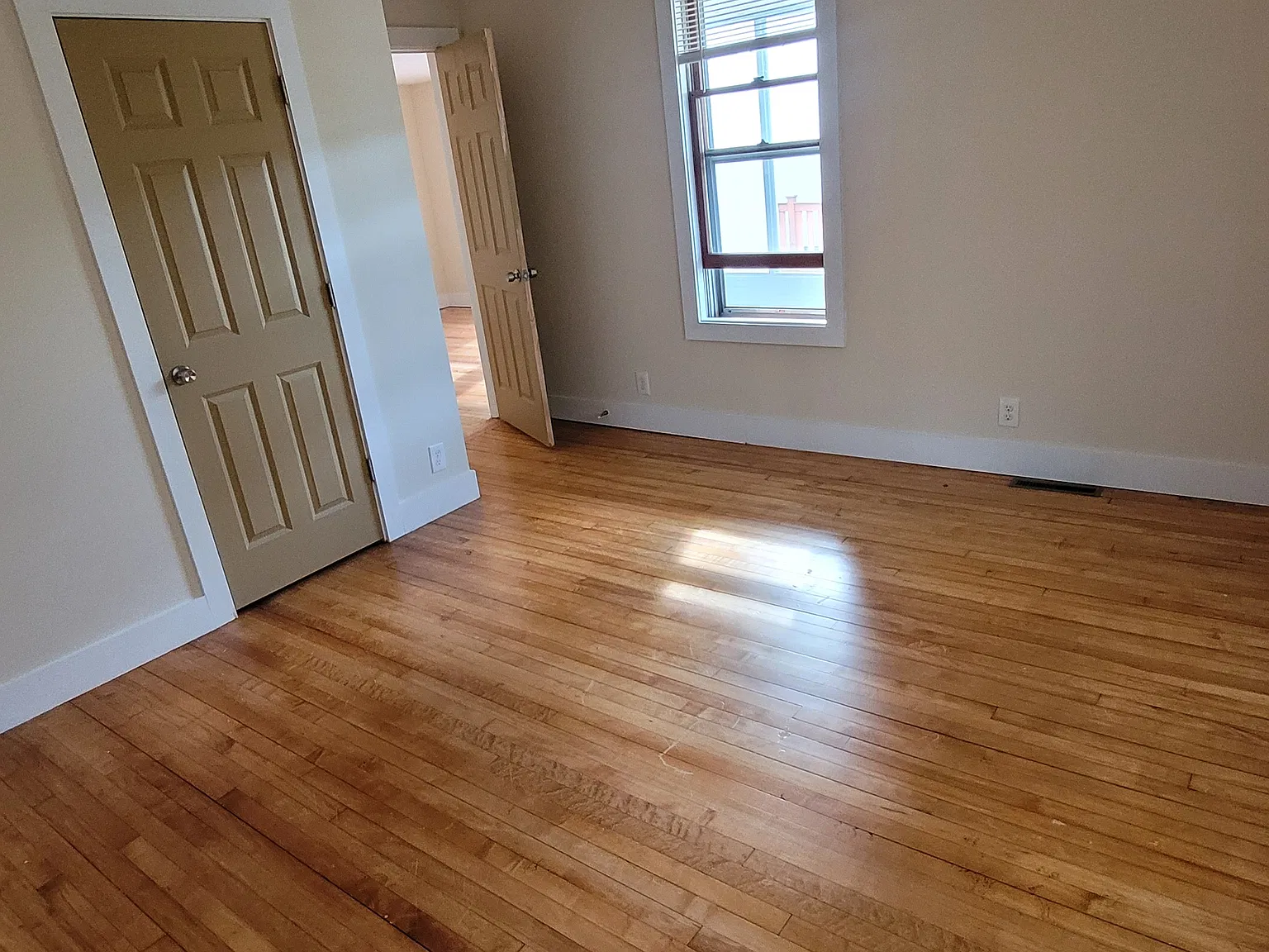 2 bed, 900 sqft, $1,700 — Photo 3