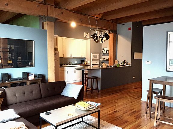 3rd image of 728 W Jackson Blvd APT 623