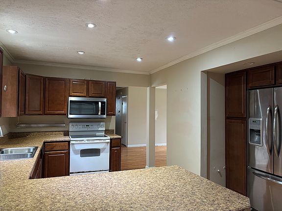 5th image of 719 Cumberland Ave