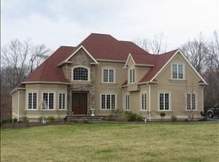 19 Appalachian E, Hopewell junction, NY 12533
