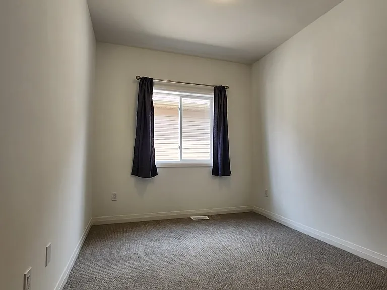 756 Burwell St #UPPER LEVEL — Photo 11