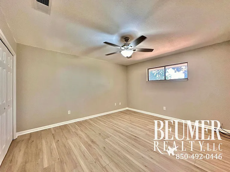 5078 Leeward Dr — Photo 18