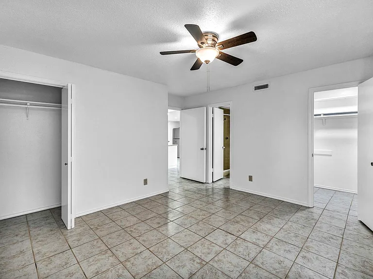 4010 Cima Serena Dr #B — Photo 10