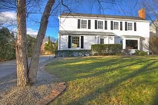 23149 Shelburne Rd photo 1