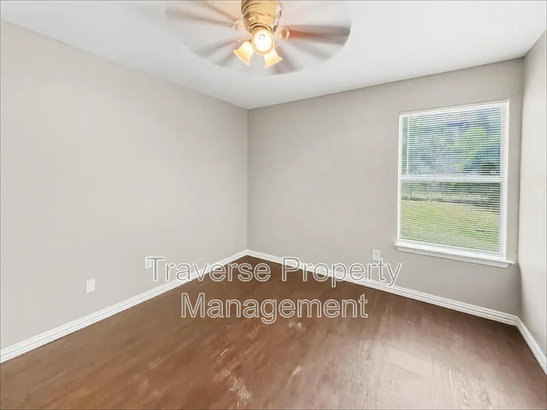 1215 Lowe St — Photo 16
