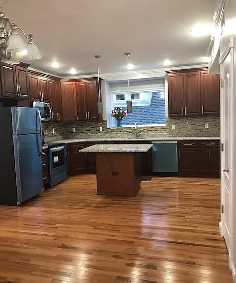 10 Hawthorne Pl #2 — Photo 3