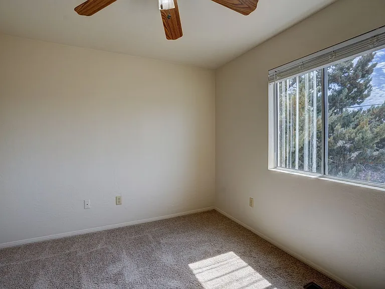 585 Mosher Ln — Photo 26