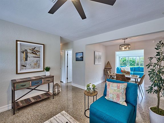 4th image of 708 SW 12th Court