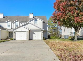 1219 NW Hidden Ridge Cir, Blue Springs, MO 64015