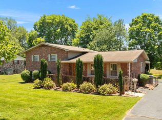 2404 Calloway Cir, Lenoir City, TN 37772
