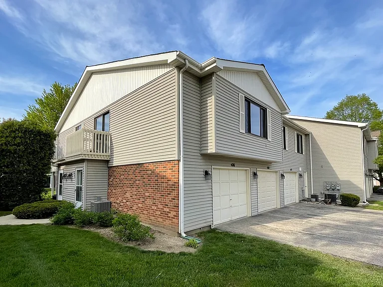 476 Harrison Ct — Photo 1