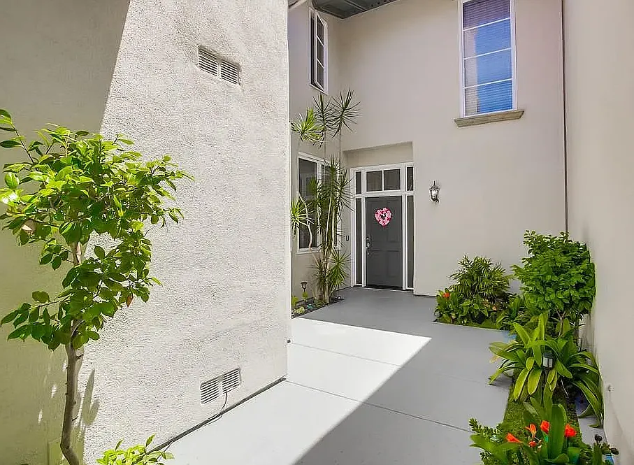 3 bed, 2174 sqft, $8,000 — Photo 2
