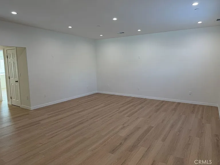 10867 Nettleton St — Photo 12