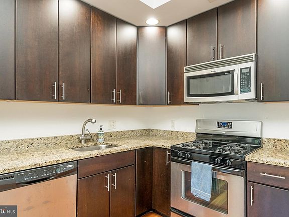 5th image of 22 S Front St APT 305