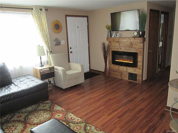 3rd image of 345 Danbury Dr