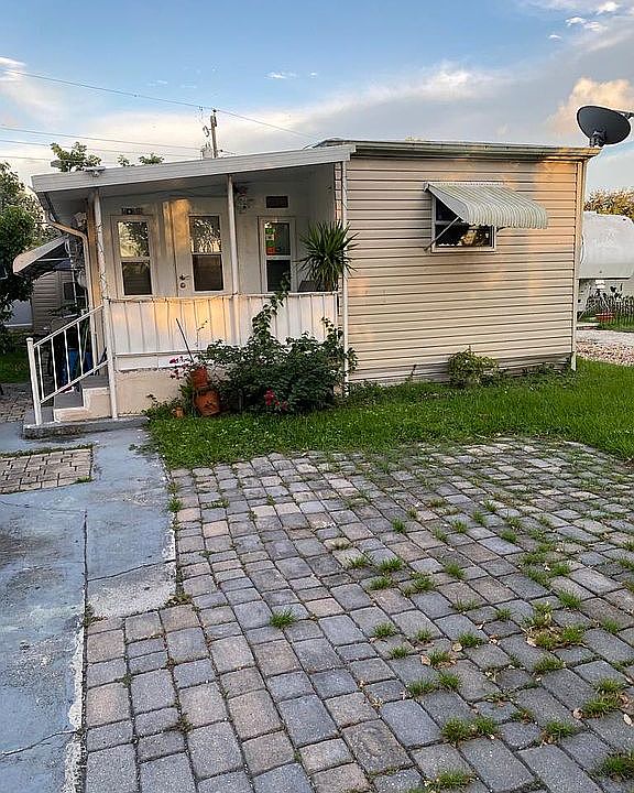 1st image of 4845 SW 47th Ln